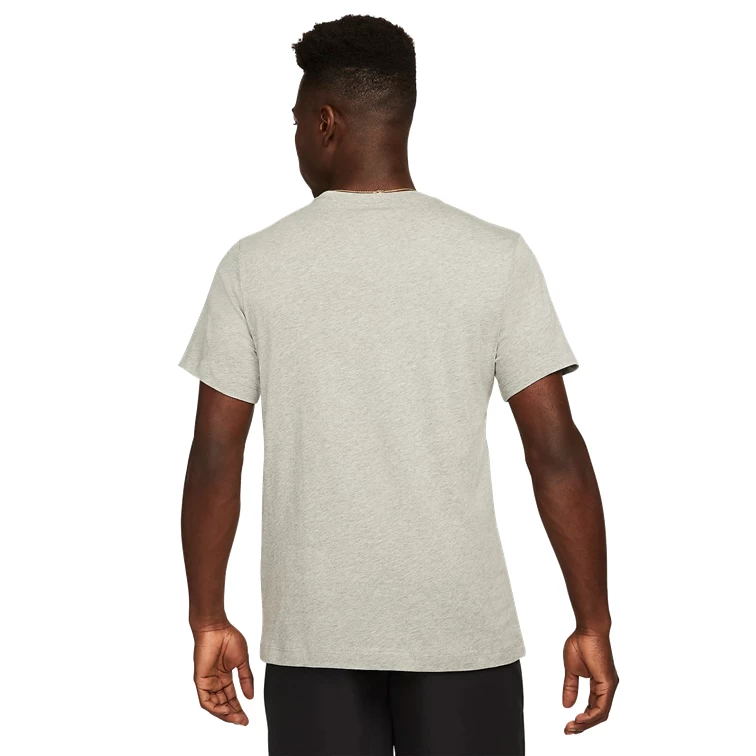 NikeCourt Men's Seasonal Grey Tennis T-Shirt 2 NikeCourt Men's Seasonal Grey Tennis T-Shirt - Image 2